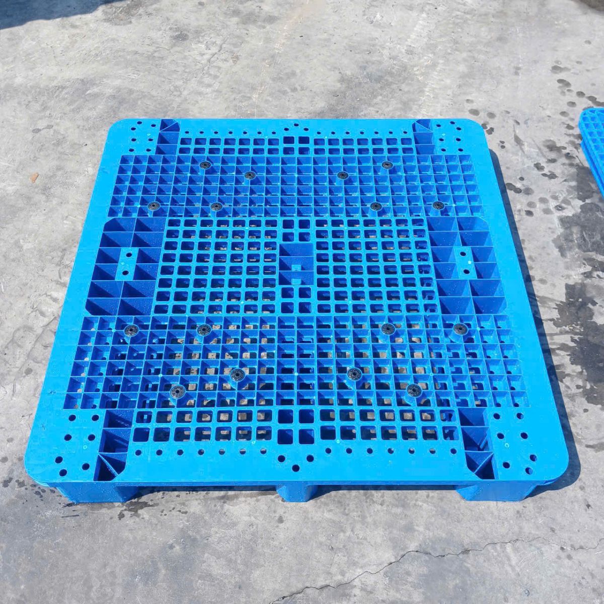  Pallet nhựa Dĩ An