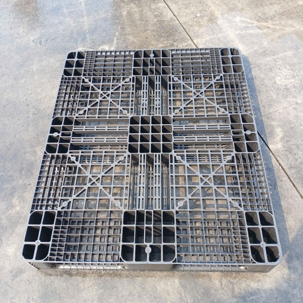 Pallet nhựa Nhà Bè