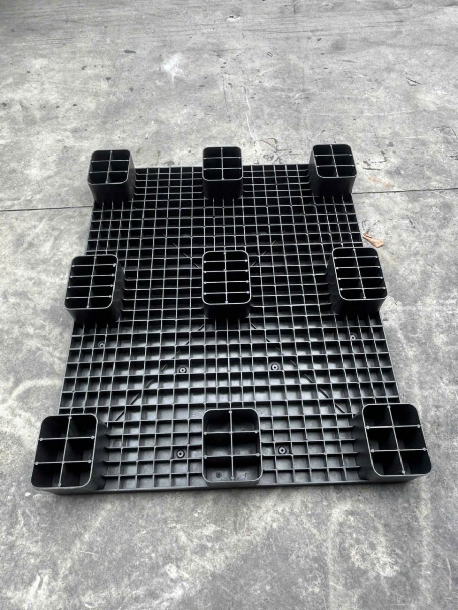 Pallet nhựa Tân Uyên