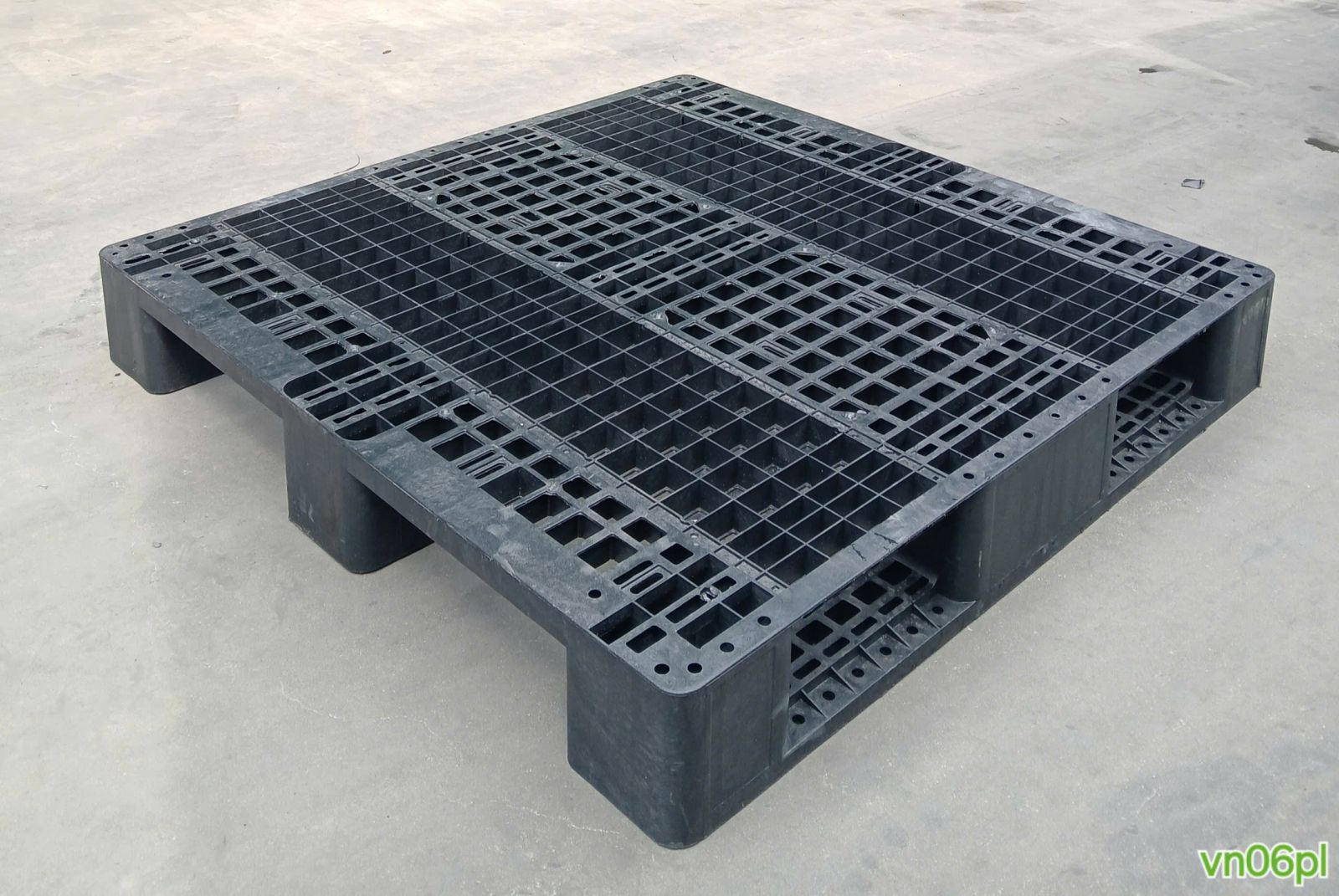 Pallet nhựa Thành phố mới