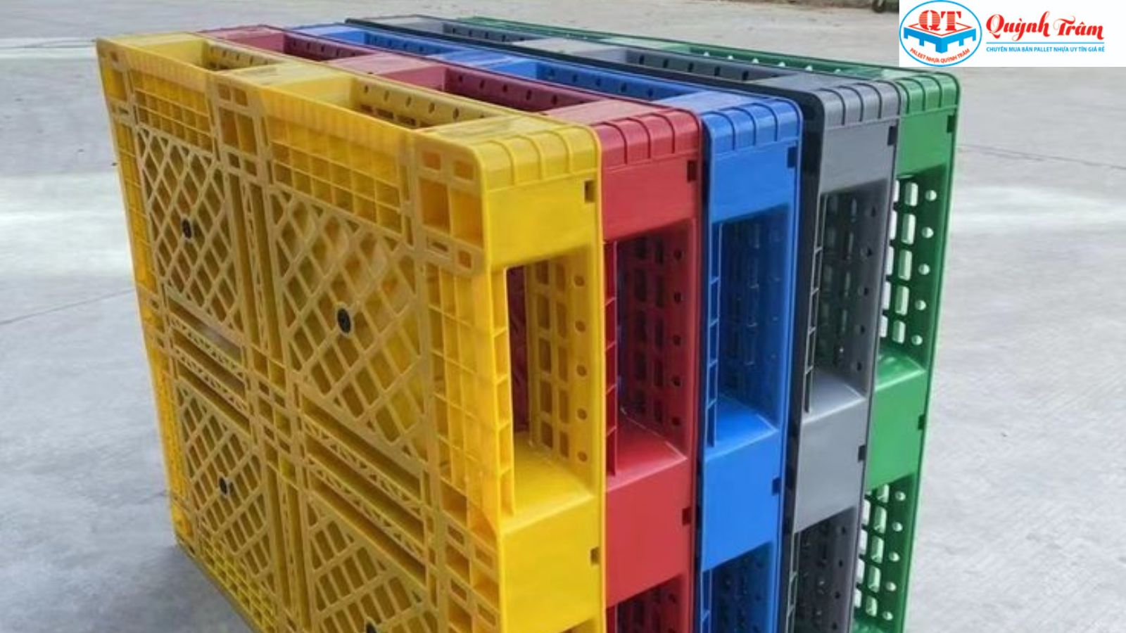 Trong quá trình thu mua pallet nhựa cũ, pallet thường được chia thành hai nhóm chính.