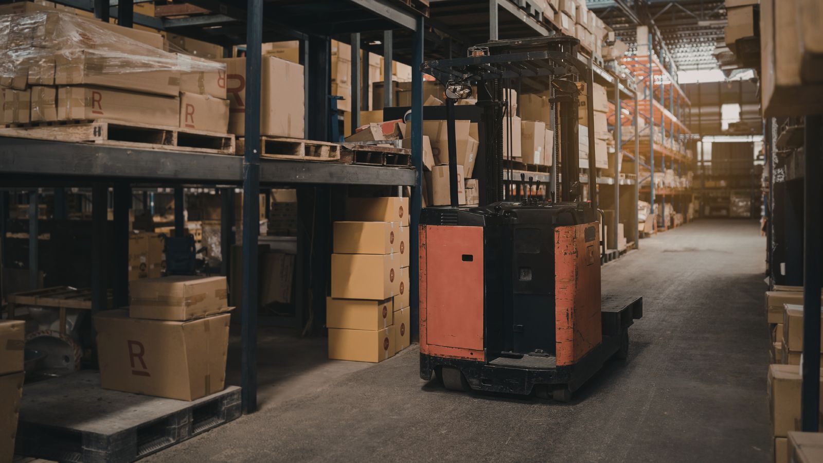 Sự đồng bộ chuẩn xác - Bạn thân của Robot và Xe nâng.